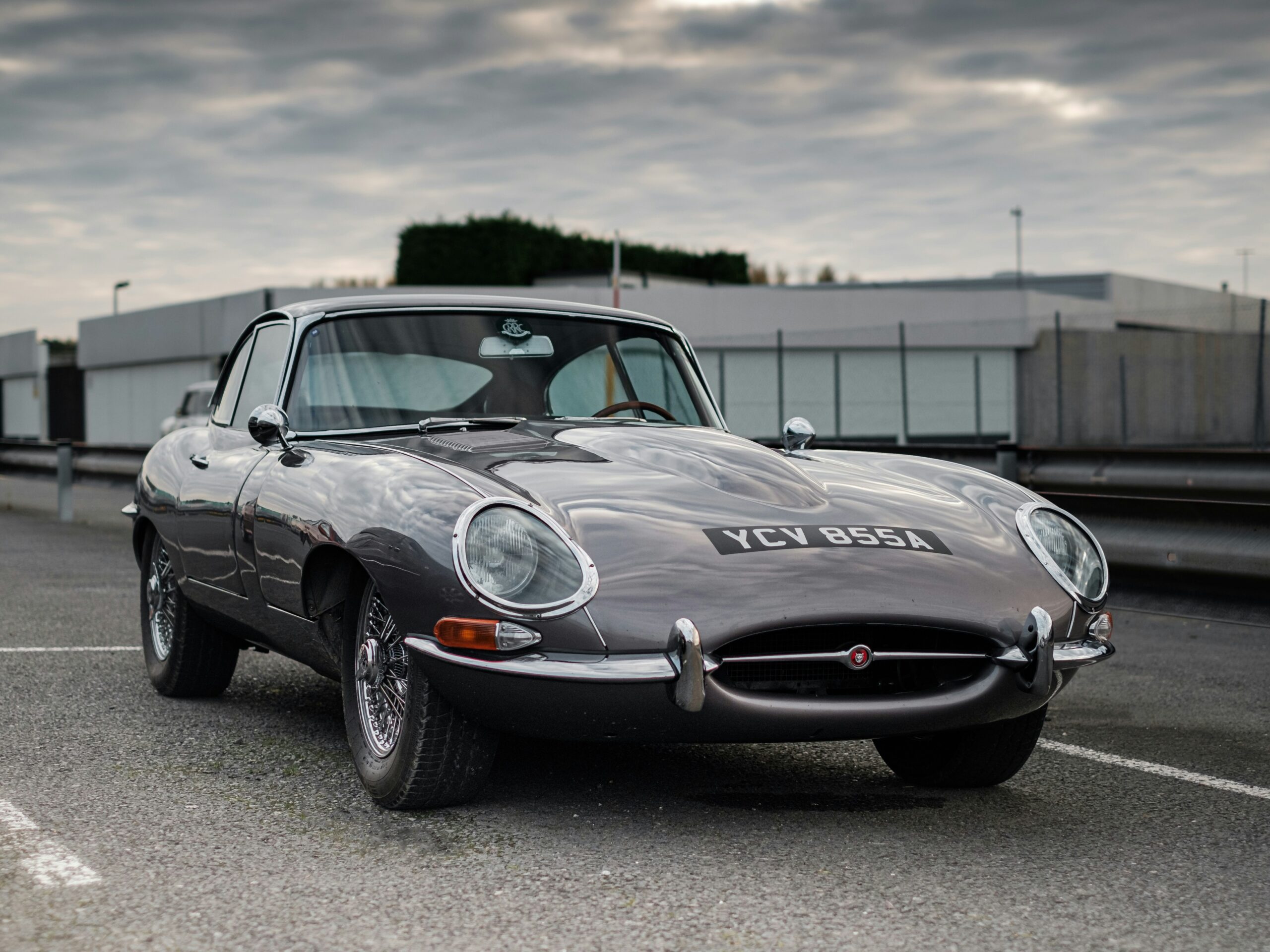 Jaguar jako inwestycja – które modele zyskują na wartości?